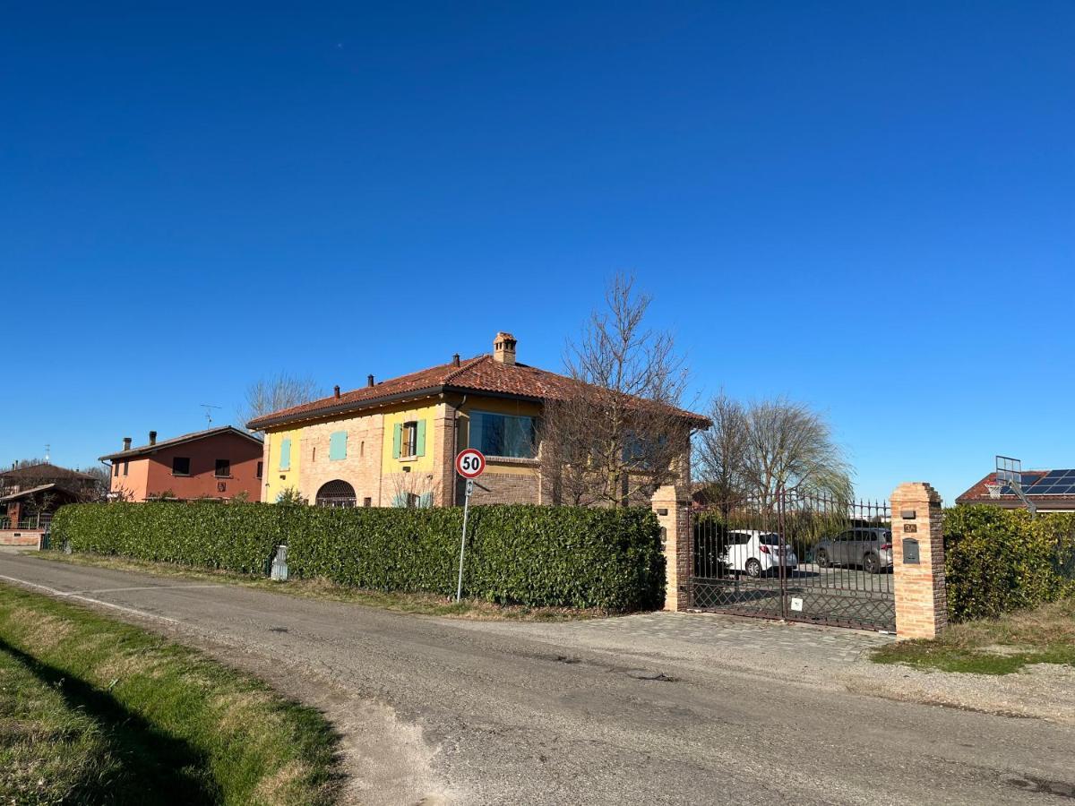 * * * * * Splendida Casa Di Campagna Кастеназо Экстерьер фото